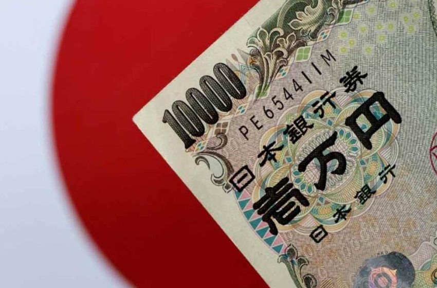  Japanese yen falls on report that Takaichi voiced concerns to Ueda on BOJ rate hikes