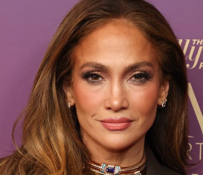  Jennifer Lopez Leaves Jaws On The Floor In A Figure-Hugging Silk Nightgown In Beverly Hills