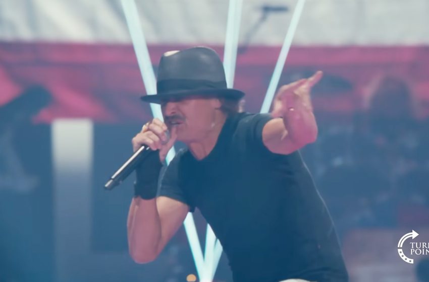  Kid Rock Defends “Lip Sync” Super Bowl Performance: “Did Not Line Up”