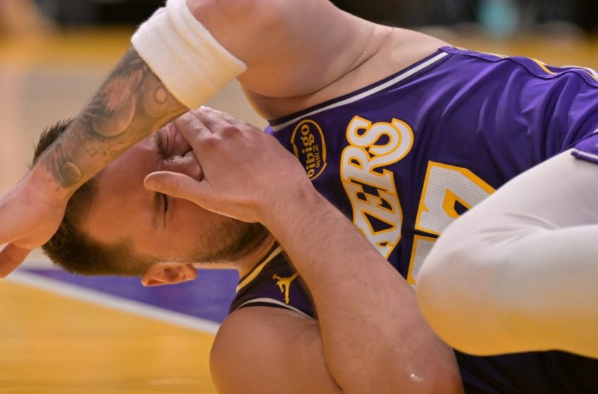  Lakers Injury Report: Luka Dončić leaves Sixers game with leg injury