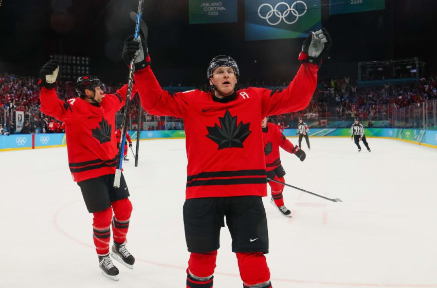  MacKinnon scores late, Canada tops Finland to advance to gold medal game