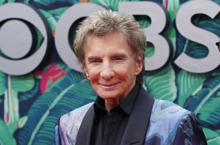  Look: Barry Manilow cancels more concerts after ‘depressing’ doctor visit