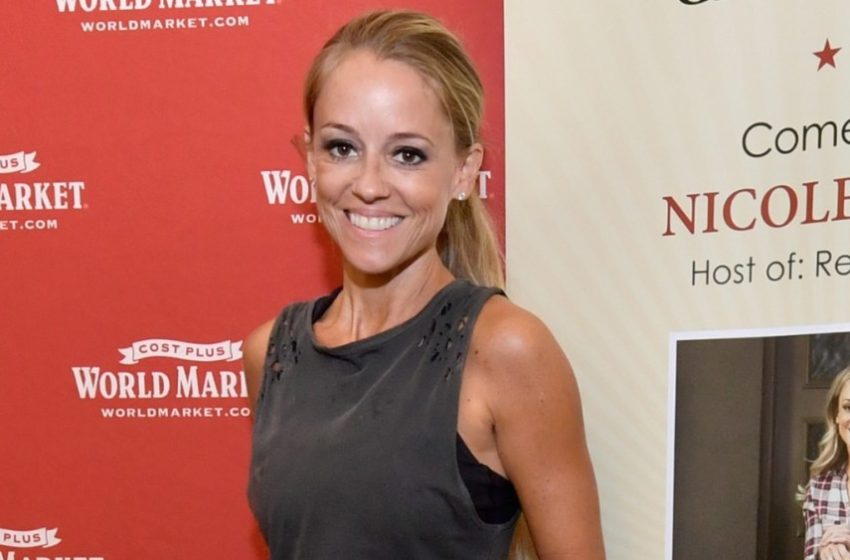  Nicole Curtis Apologizes for Saying N-Word on Rehab Addict HGTV Show