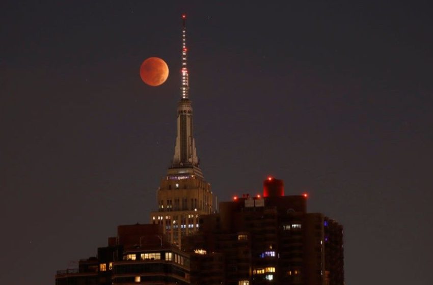  A blood moon is coming — 1 month until a total lunar eclipse takes to the skies over North America