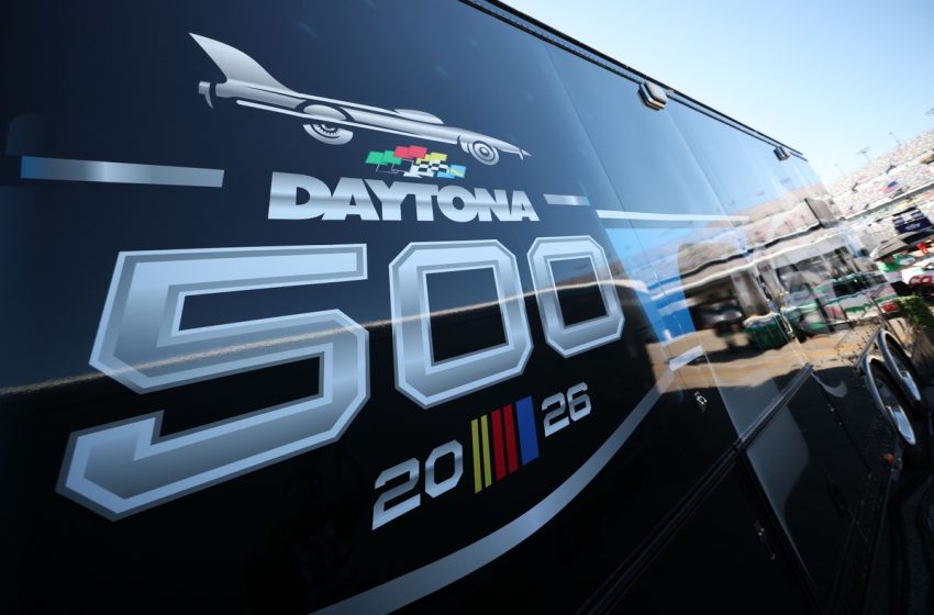  NASCAR moves up start time of Daytona 500 due to incoming storms