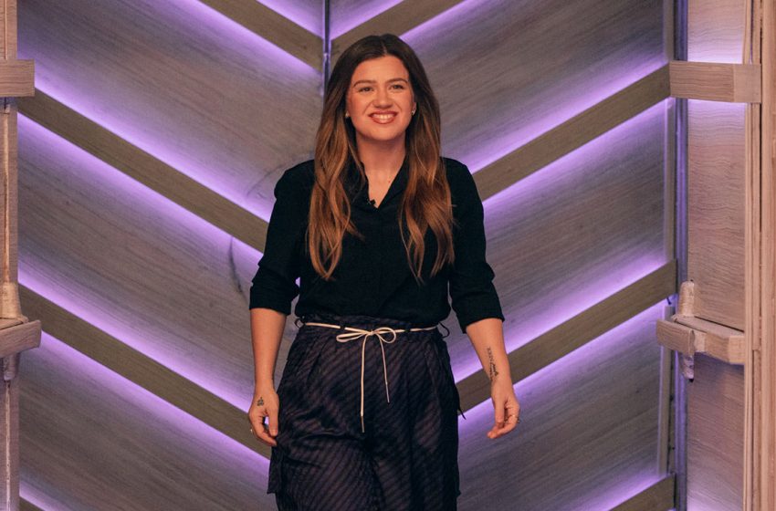  Kelly Clarkson Is Ending Her Daytime Talk Show