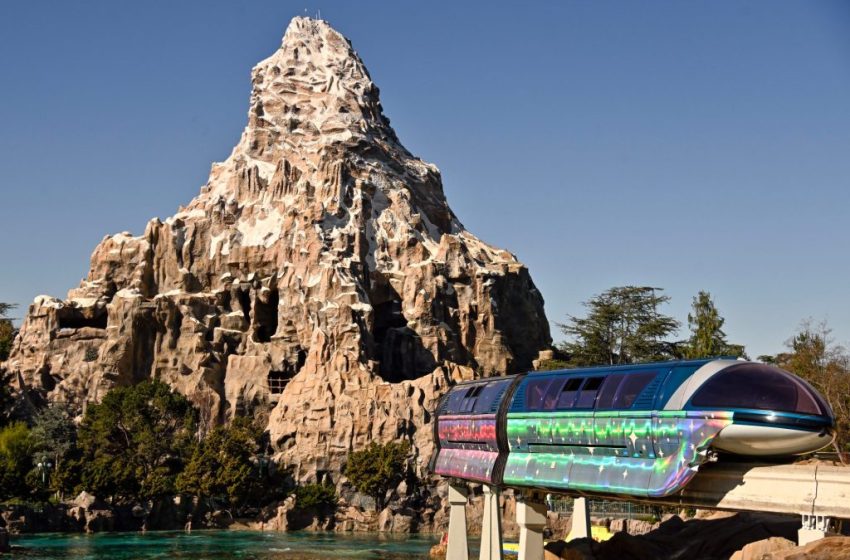  Disneyland ‘MAGA Invasion’ braces for counter protesters at park entrance – Orange County Register