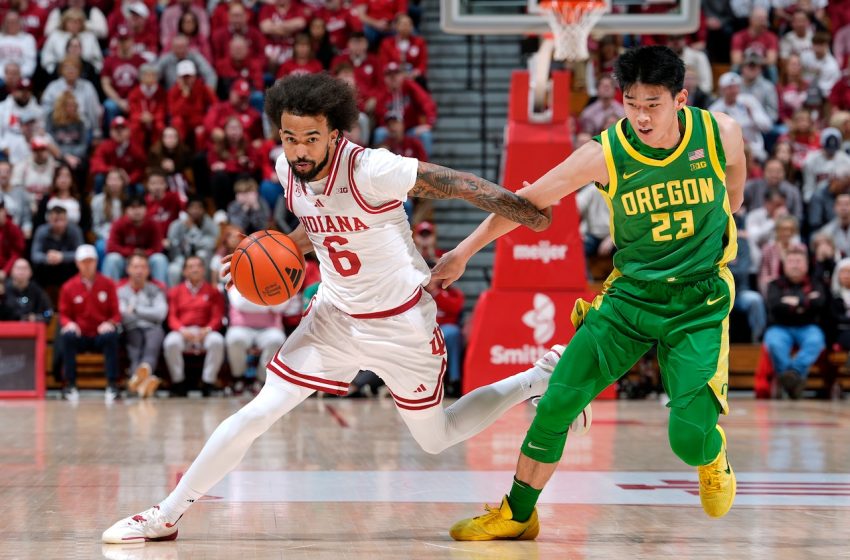  Oregon’s disastrous season reaches a new low point in Dana Altman’s career