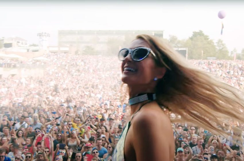  Inside Paris Hilton’s World: Fame, Family, and Activism