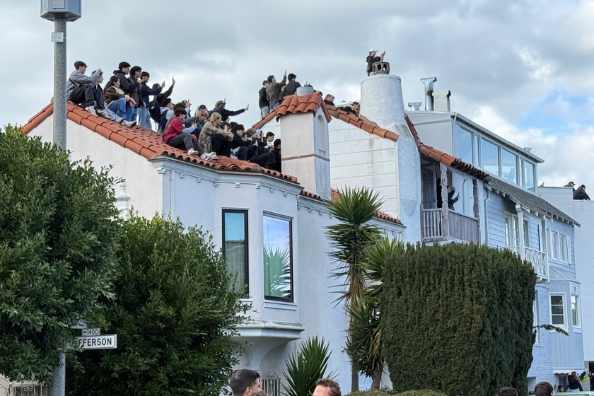  Peeing, roof-climbing, and a mayor along for the ride