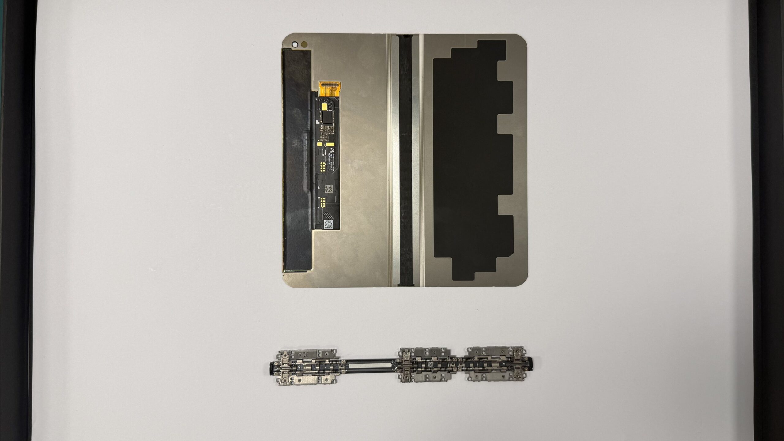 Pixel 10 Pro Fold Hinge Mechanism