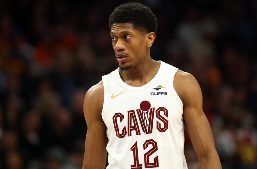  Report: Cleveland trades De’Andre Hunter to Sacramento for Keon Ellis, Dennis Schroder