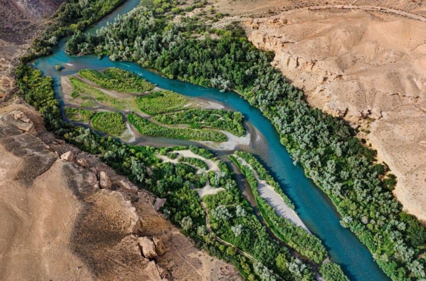  Scientists Reveal Why the Green River Cuts Straight Through One of America’s Biggest Mountains