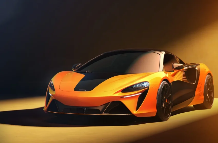  The McLaren Artura Spider just became a rolling trophy celebrating its 10th Constructors’ Championship with only 10 ultra rare cars