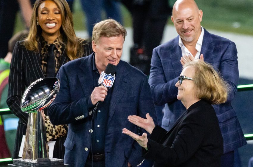  Seahawks announce they’re for sale