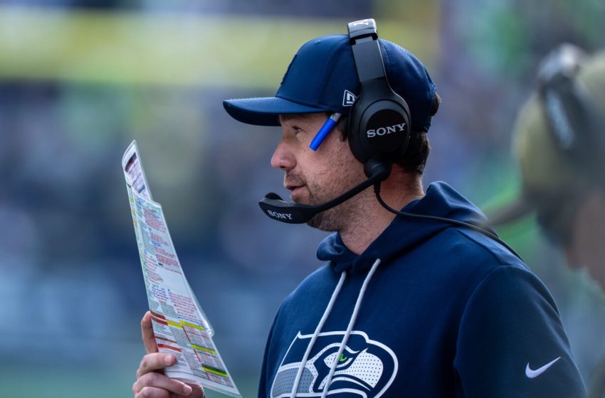  Seahawks offensive coordinator Klint Kubiak interviews again with Raiders, Cardinals