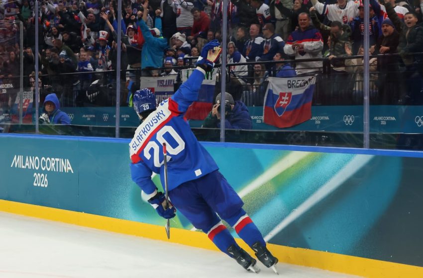  Slafkovsky scores twice, Slovakia defeats Finland in Group B opener