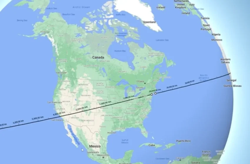  Simulation showing what it would look like to go around Earth at the speed of light is absolutely wild