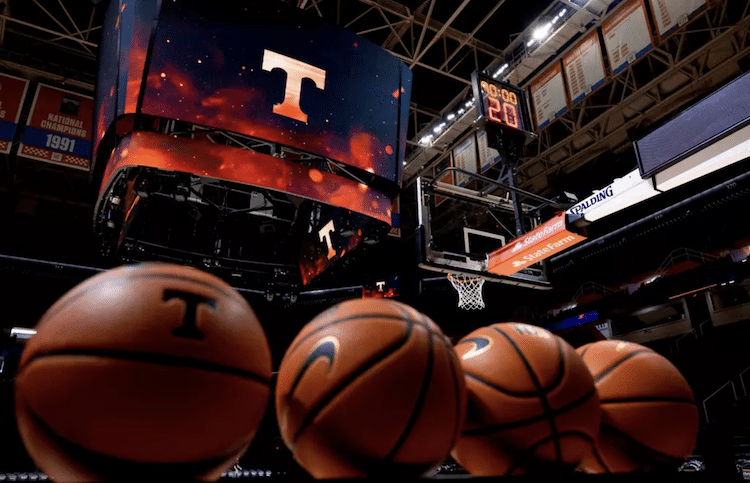  Former Tennessee Basketball Player On New Season Of The Bachelorette