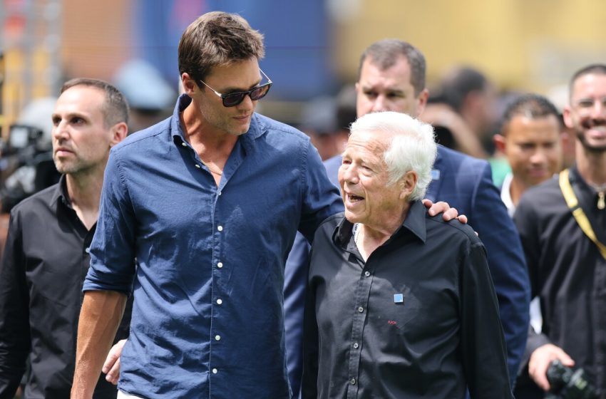  Tom Brady tells Robert Kraft, “Get that 7th ring so we can match”