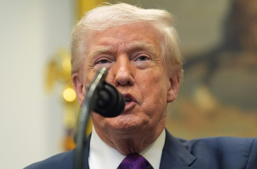  Trump pardons 5 former NFL players