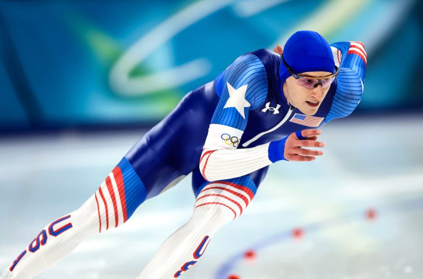  U.S. speedskating star Jordan Stolz begins quest for four gold medals with an Olympic record