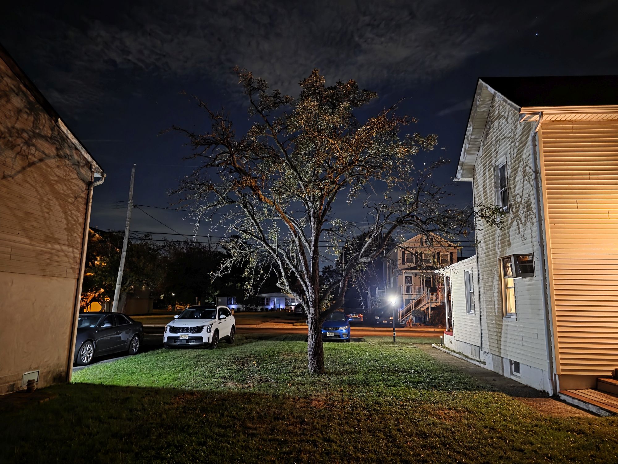 Samsung Galaxy S25 Ultra low light sample.