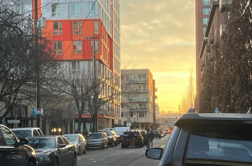  Police close streets after ‘critical incident’ in Portland’s Pearl District – OregonLive.com