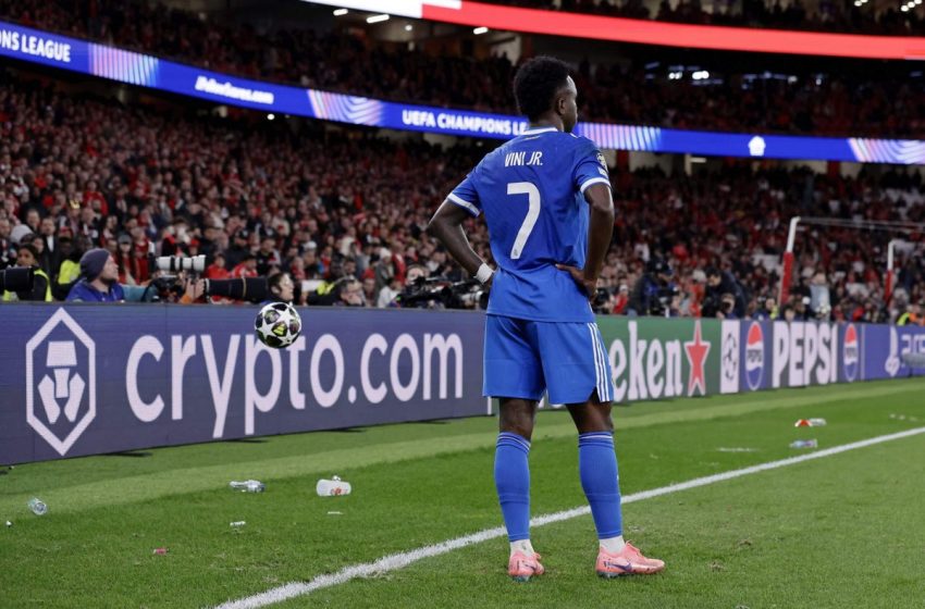  Vinicius Jr cuts a lonely, weary figure on another ugly night for football