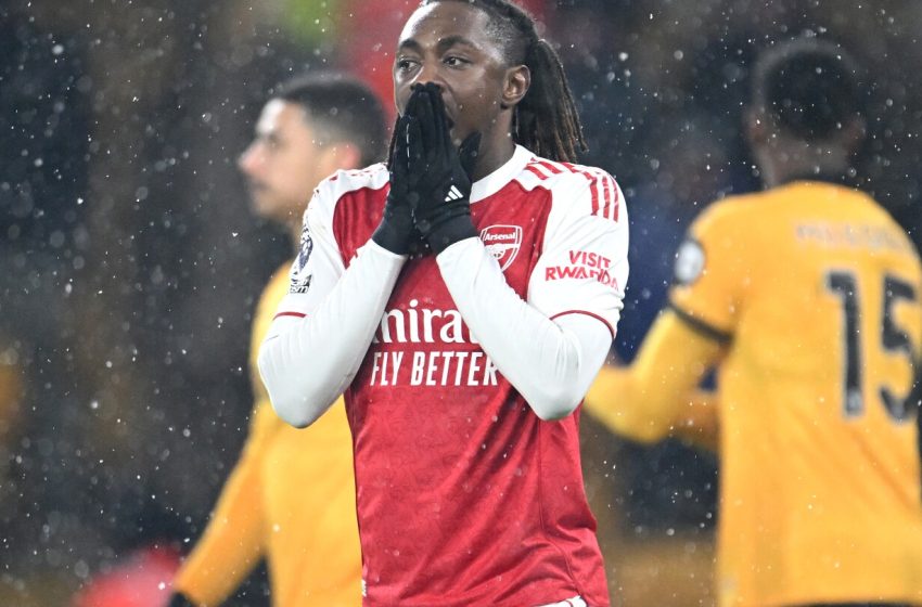  Wolves 2-2 Arsenal: Gunners collapse late as title lead starts to slip away