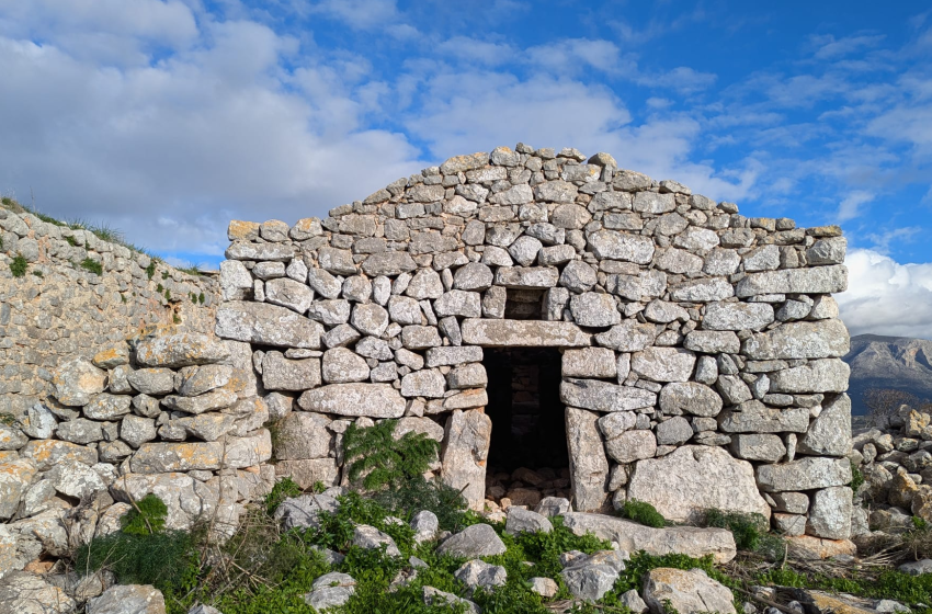  Genetically unique group in southern Greece can trace their paternal ancestry to the Bronze Age