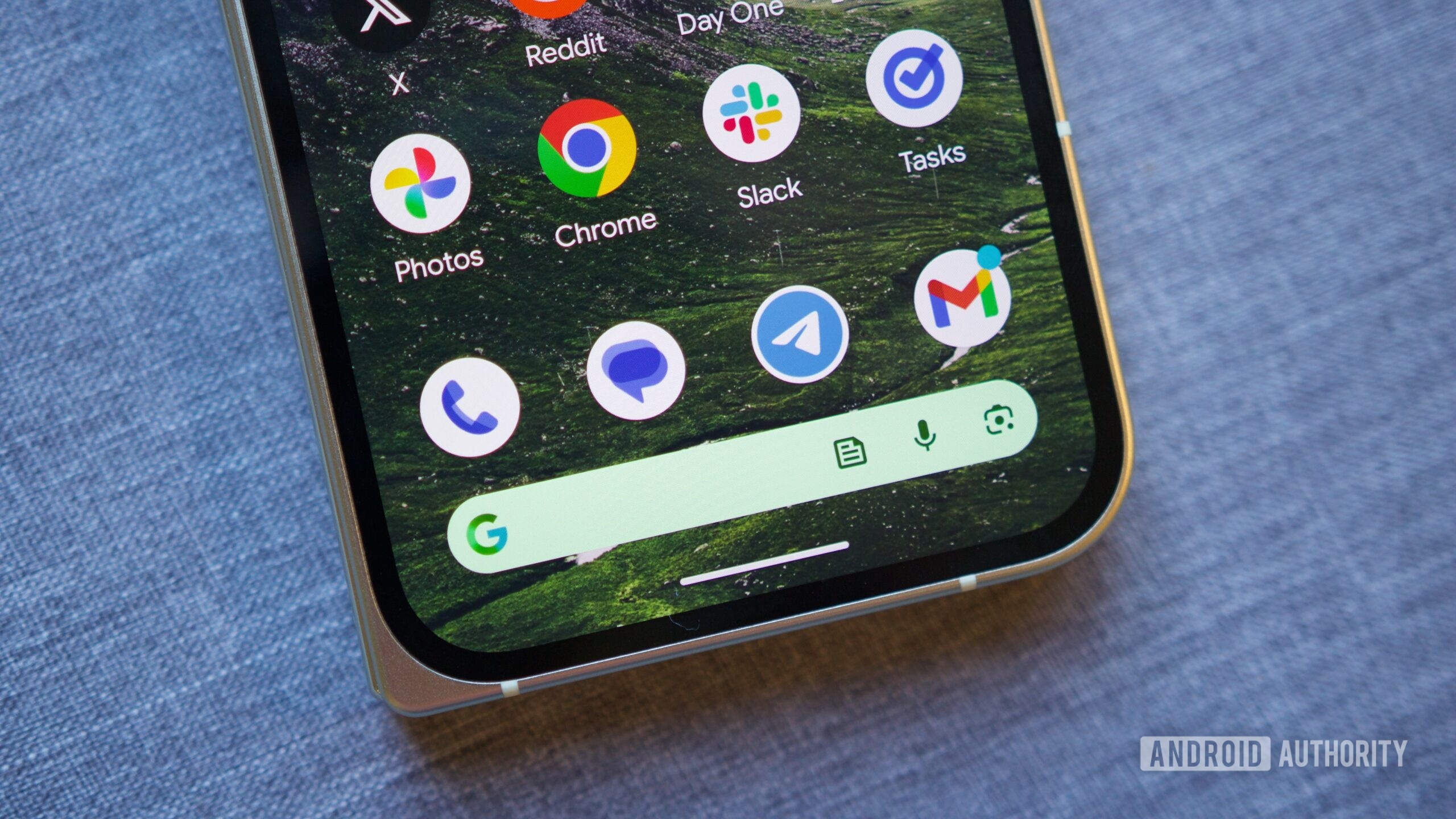 android 17 beta 1 search bar hero 1 Customized Google Search bar on Android 17 Beta 1.