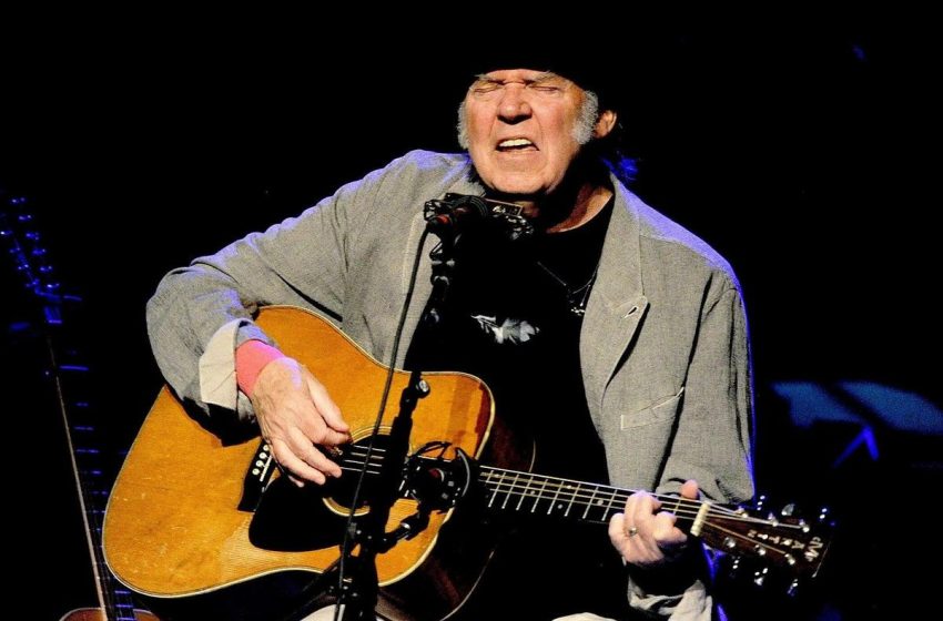  Neil Young Cancels His 2026 Tour Plans