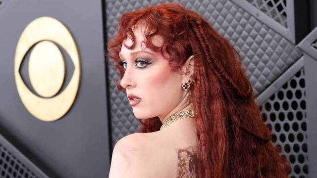  Chappell Roan Makes Grammys Appearance in Sheer Look
