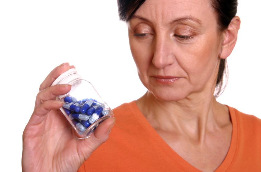  Neurologist Warns: Certain Supplement Combinations May Accelerate Brain Aging