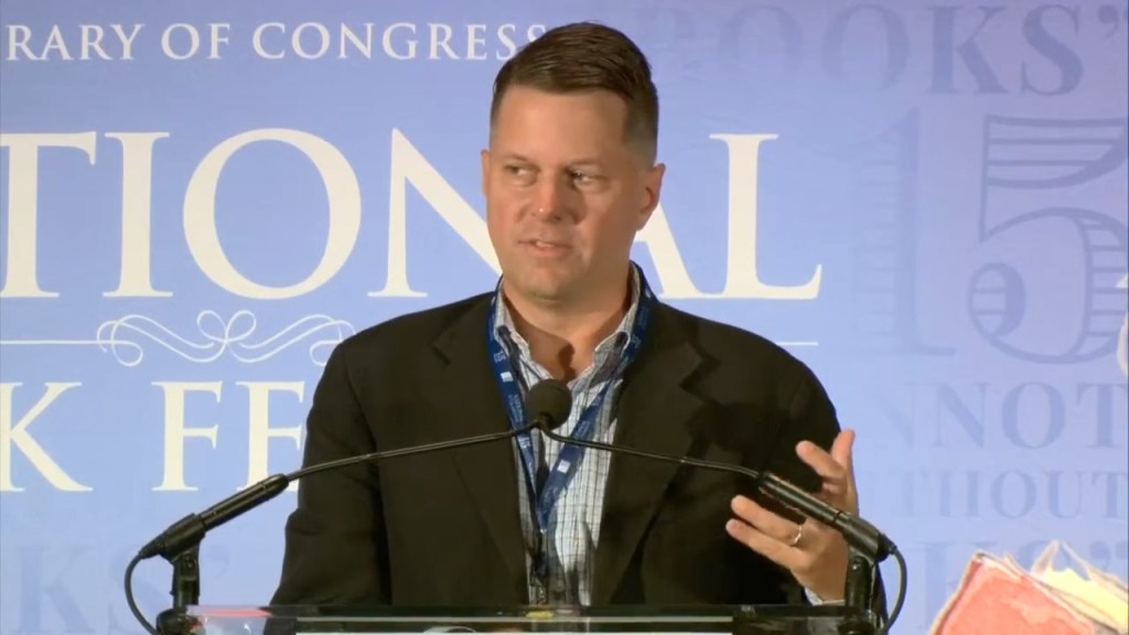 Barry Svrluga speaking at the 2015 National Book Festival.