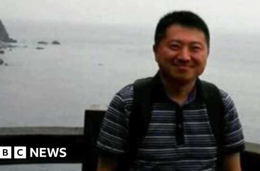  Liu Hu: Rights groups say China detained two journalists over corruption report – BBC