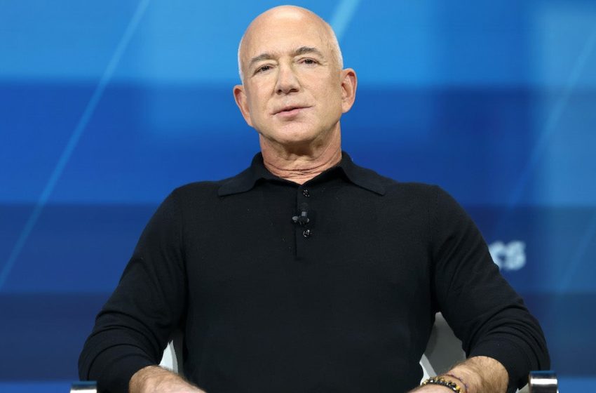 Jeff Bezos ‘Lost Patience’ With WaPo CEO Will Lewis for Attending Super Bowl Parties Amid Layoffs