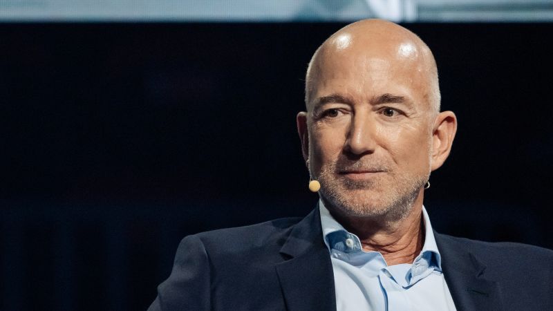  Jeff Bezos remains committed to Washington Post amid brutal layoffs, top editor Matt Murray says