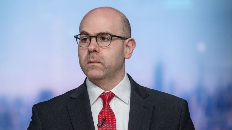  Stephen Miran resigns from the White House, keeping his seat at the Fed