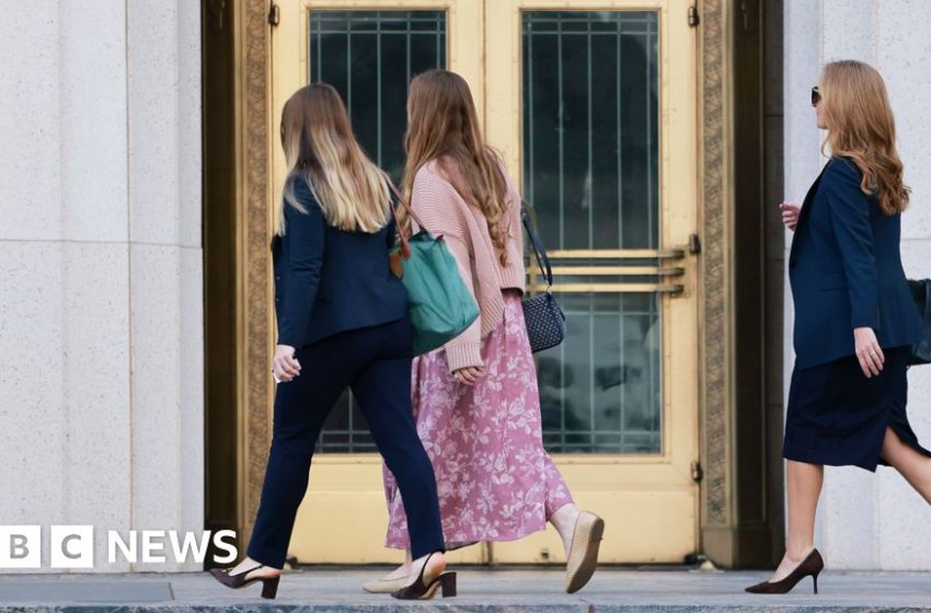  'I spent all my time on Instagram,' says woman in landmark trial – BBC