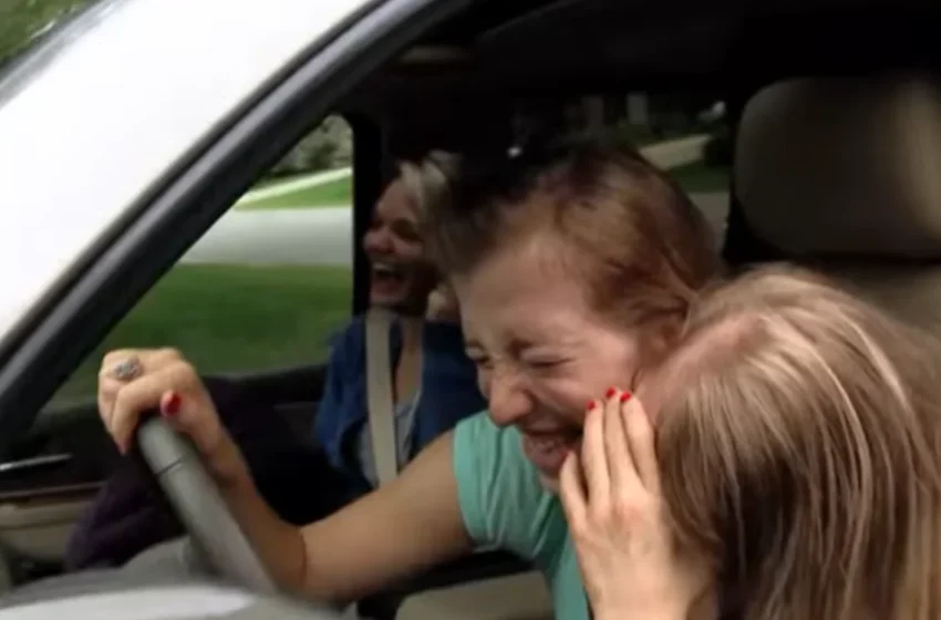  Minnesota conjoined twins Abby and Brittany Hensel explain how they drive a car