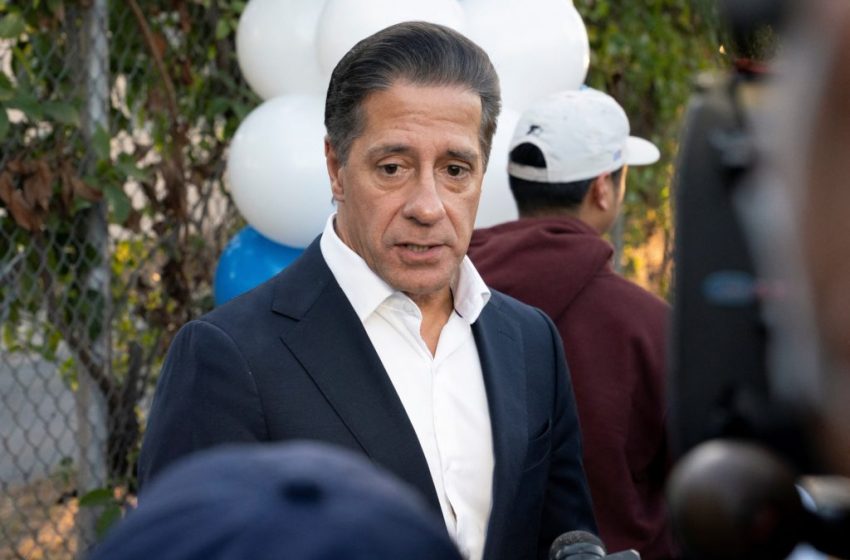  Superintendent of Los Angeles schools placed on paid leave amid federal investigation