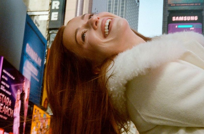  Whitney Leavitt Talks ‘Chicago,’ ‘Mormon Wives,’ Nick Viall