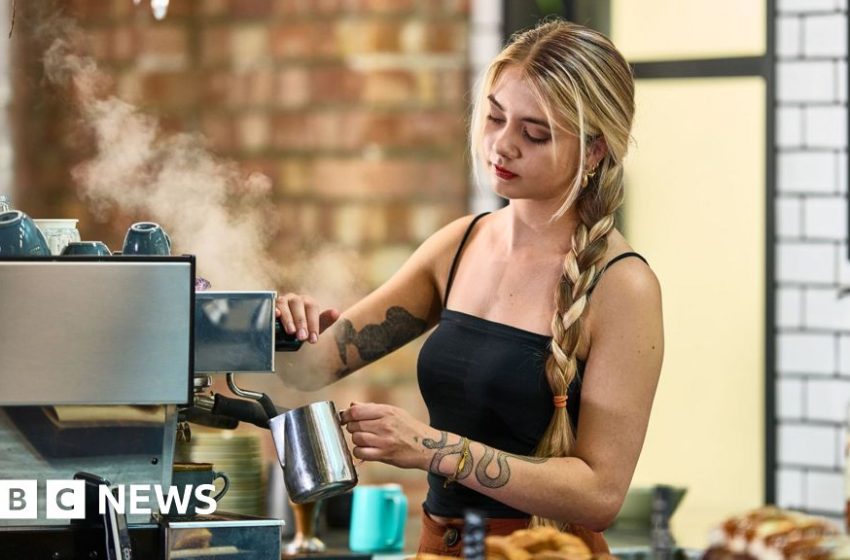  Plan to increase youth minimum wage could be delayed – BBC