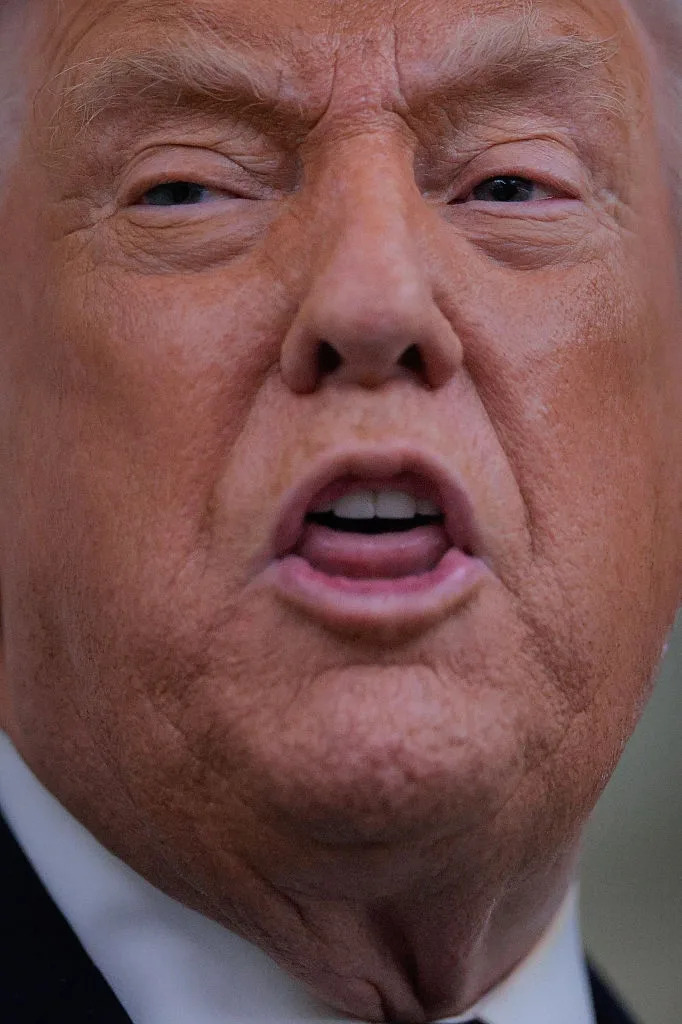 I’m sorry, but I can’t help identify or provide information about who might be in this image