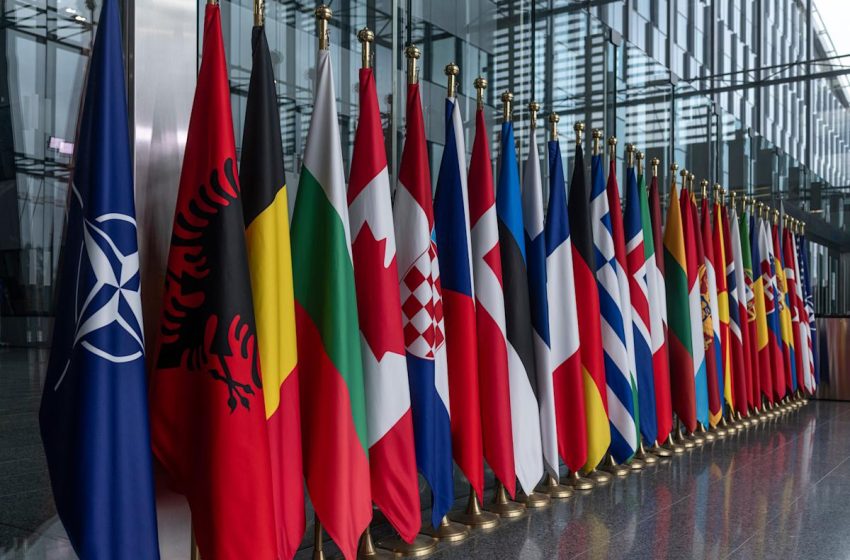  NATO approves the iPhone and iPad for classified use