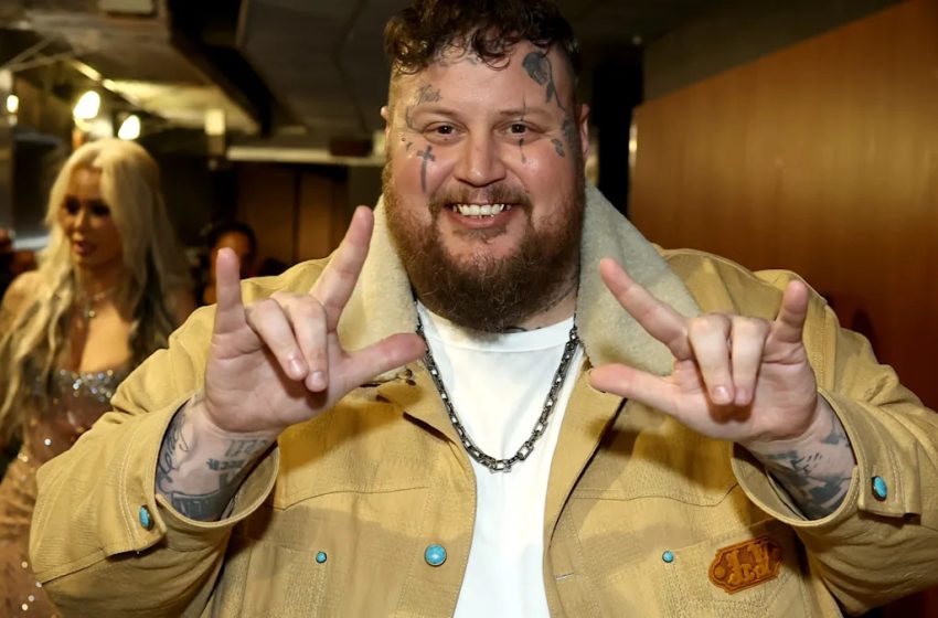  Jelly Roll Stuns Fans with 275-Lb Weight Loss at Pre-Grammy Gala Appearance