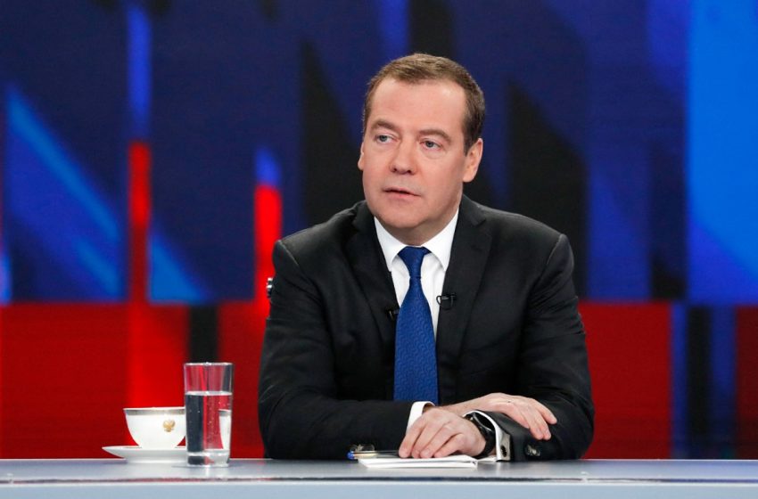  ‘Russia Will Be Forced to Use Tactical Nukes’ – Medvedev Warns Over Alleged Kyiv Bomb Transfer