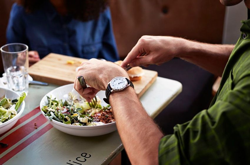  8-hour time-restricted eating may reduce symptoms